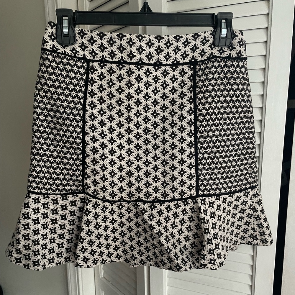 Loft - high waist black and white skirt (mermaid fit) - size 0